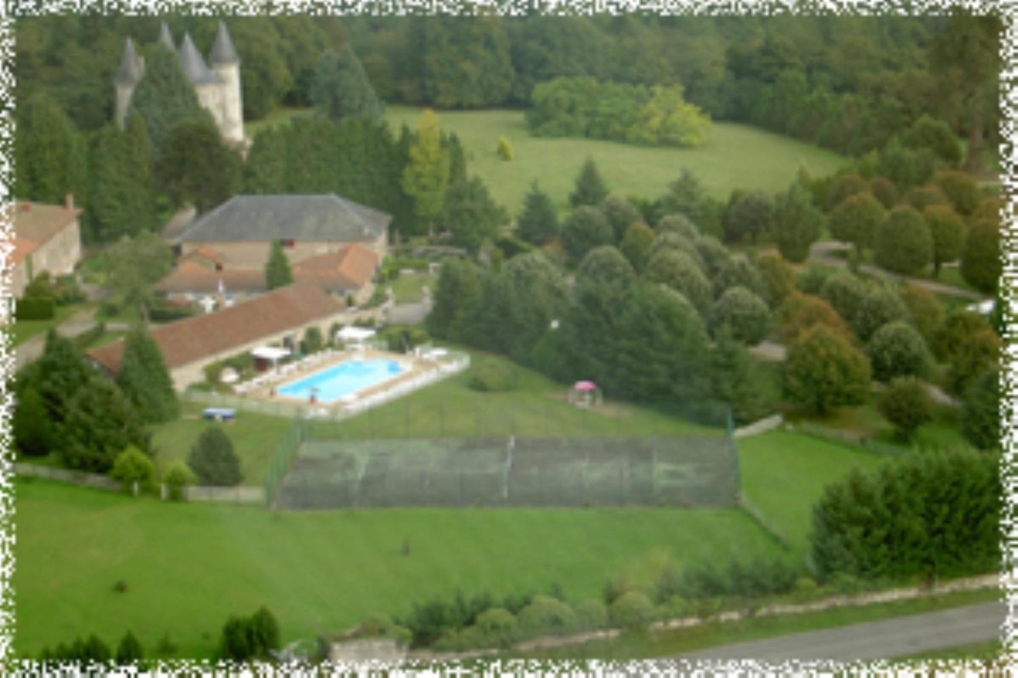 Hotellerie De Plein Air Camping Leychoisier Bonnac-la-Cote ภายนอก รูปภาพ