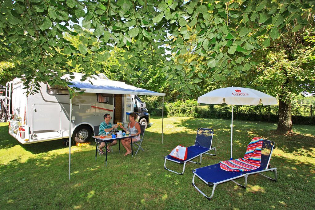 Hotellerie De Plein Air Camping Leychoisier Bonnac-la-Cote ภายนอก รูปภาพ